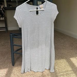 Tshirt dress. Super stretchy!!!